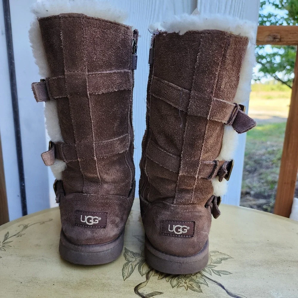 UGG Australia Maddie Youth Sz 4 Brown Suede Shearling Triple Buckle Tall Boots